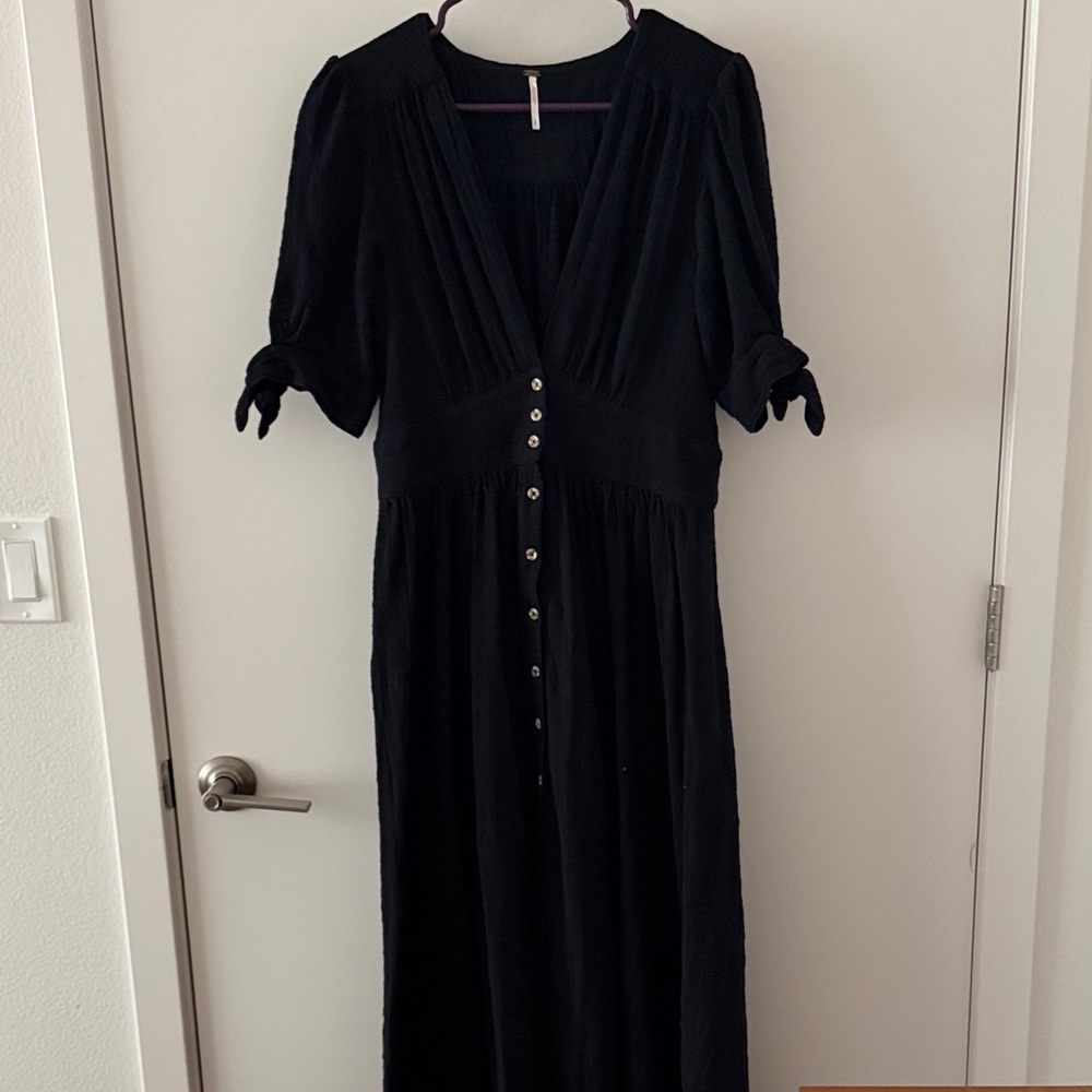 Elegant Black Maxi Dress